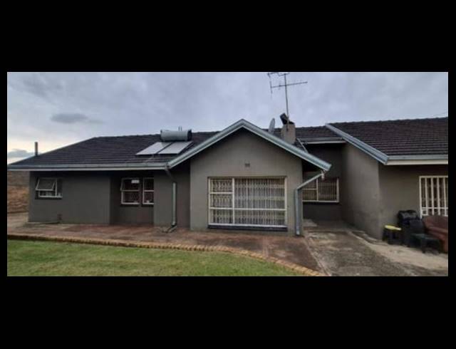 3 BEDROOM HOUSE FOR SALE IN BIRCHLEIGH